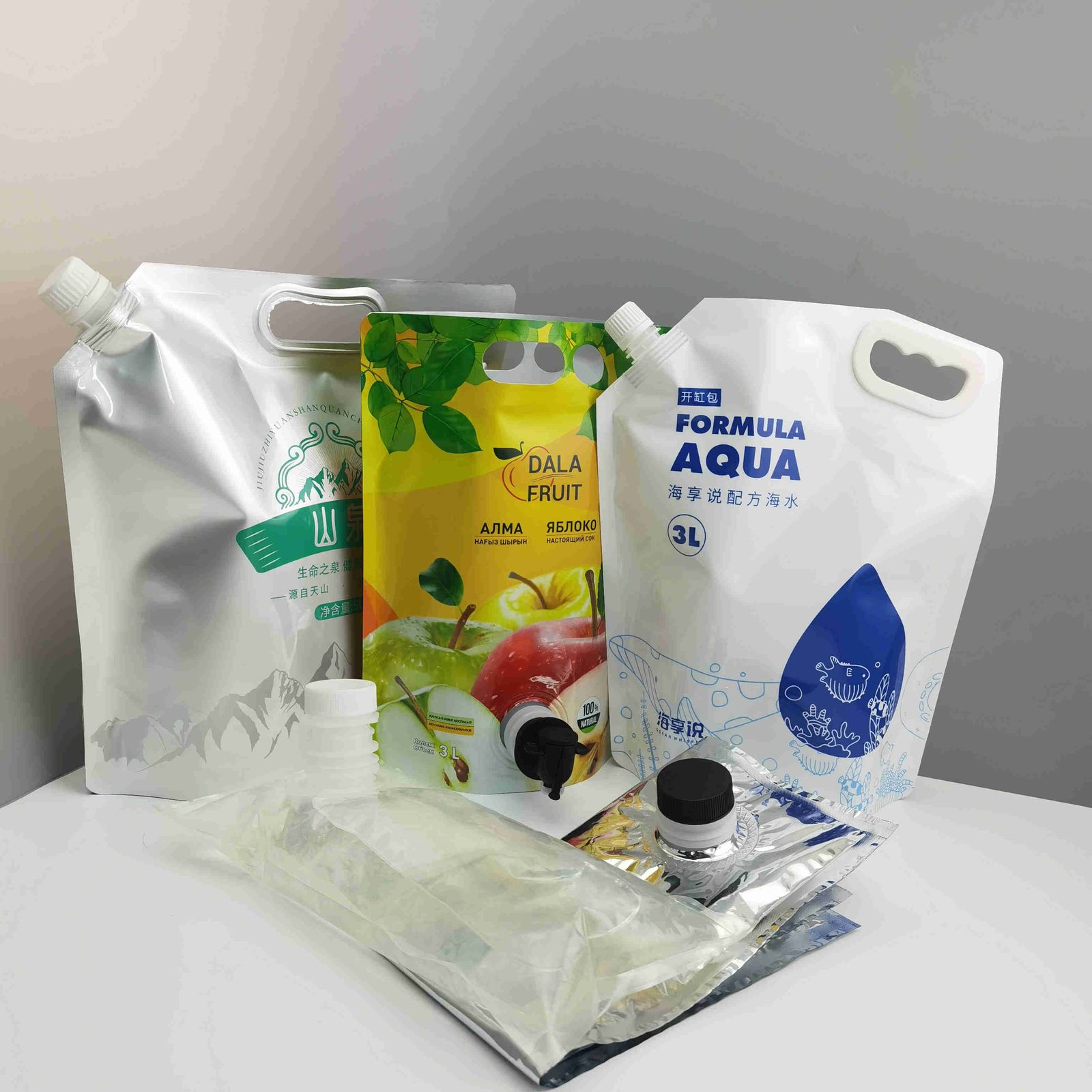 订制 1-5L果汁等液体BIB吸嘴袋创意手提双插底吸袋红酒蝶阀盒中袋